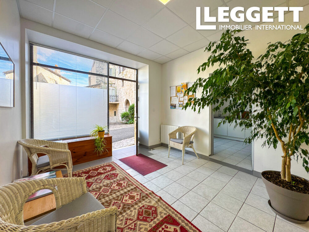 Vente Maison Grande bâtisse quercynoise en pierre sur 4 niveaux à Montcuq avec local commercial et 300 m² à rénover Montcuq-en-quercy-blanc