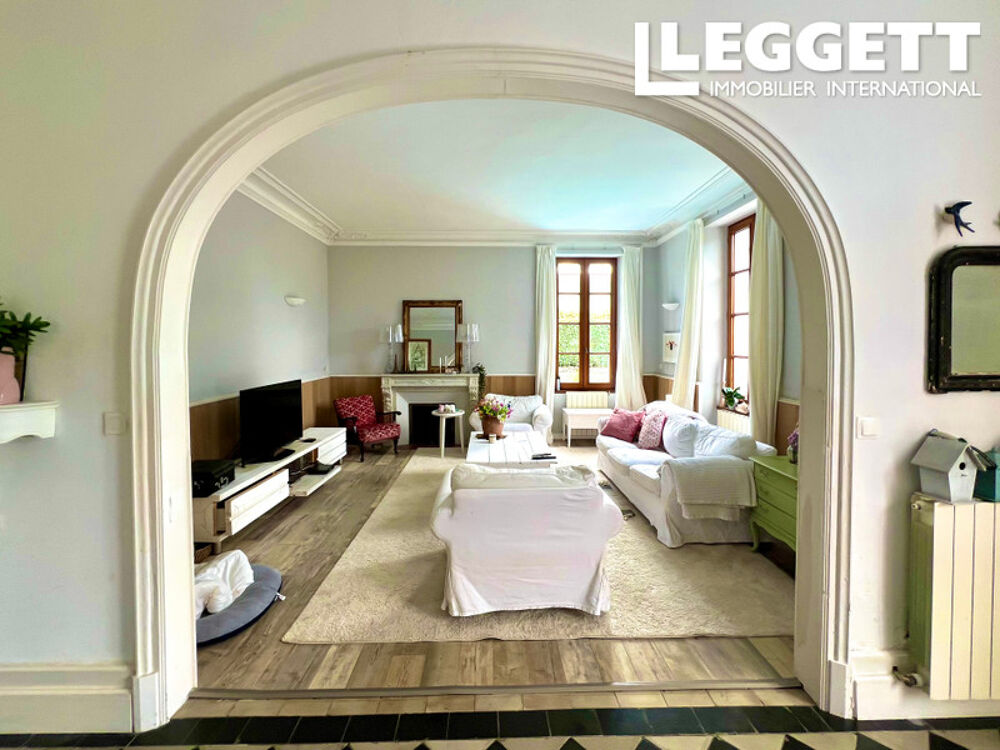 Maison individuelle de 5 chambres avec piscine chauffée, beau jardin, grange à Lorignac