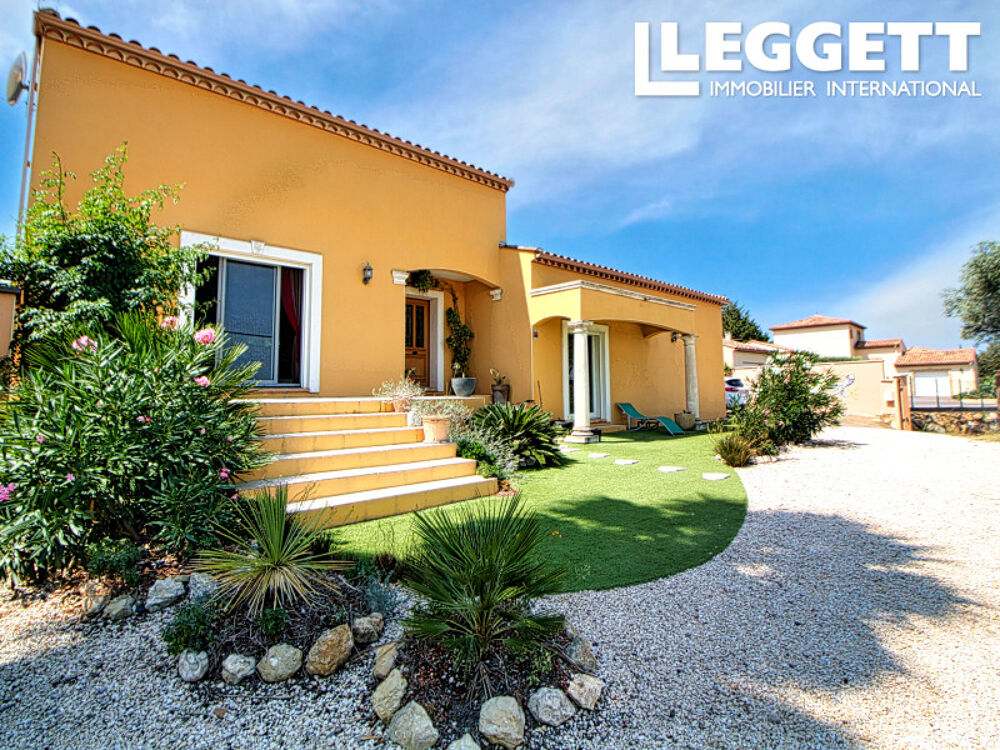 Vente Maison Superbe villa avec vue dégagée, 3 chambres doubles, jardins, piscine, terrasse, cuisine d'été et garage. Puissalicon