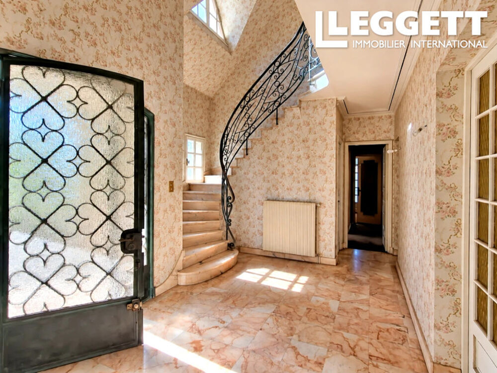 Vente Maison Spacieuse maison de 7 chambres avec appartement indépendant, dépendances et terrain de 5 363 m² Saint-just-le-martel