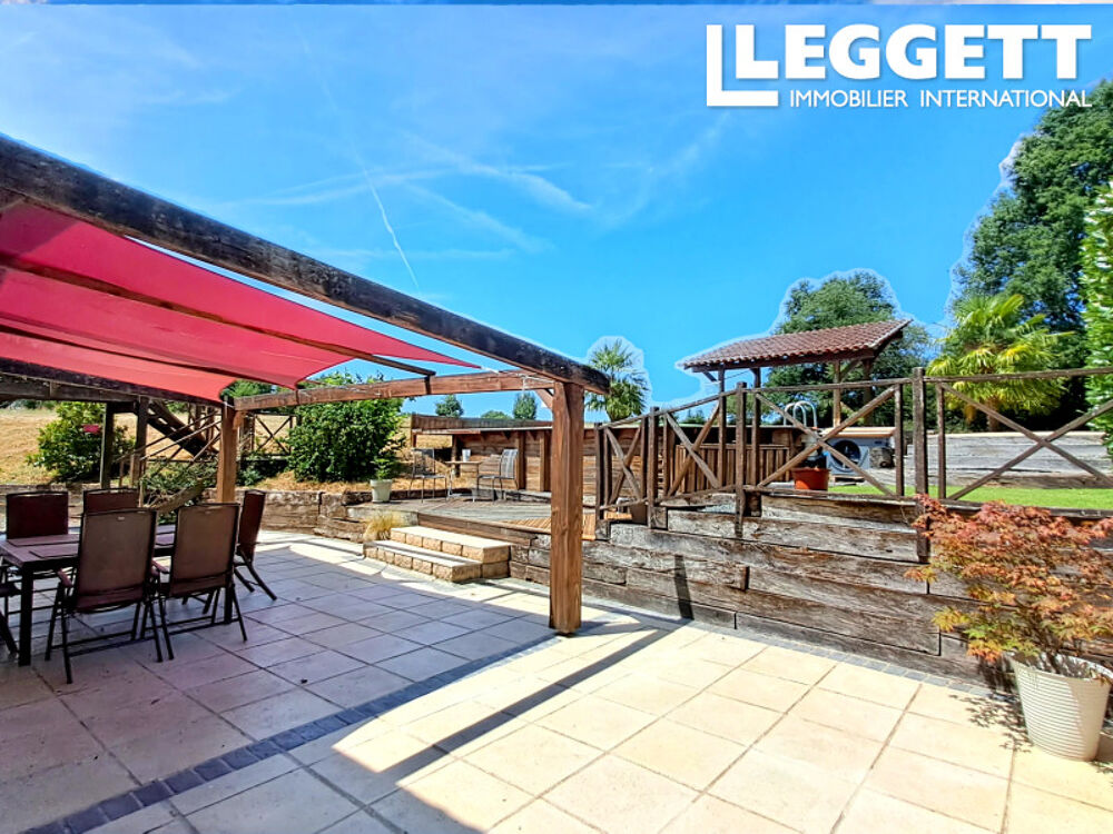 Superbe propriété de campagne avec 4 chambres, 3 salles de bain, grand jardin et piscine. Belles finitions !