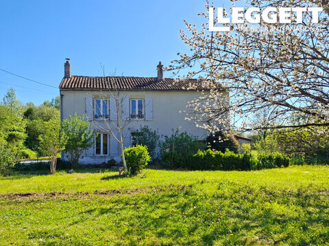   Maison familiale en pierre renovée et non mitoyenne en limite d'un village populaire avec tout commodités Maison - 5 pièce(s) - 140 m²