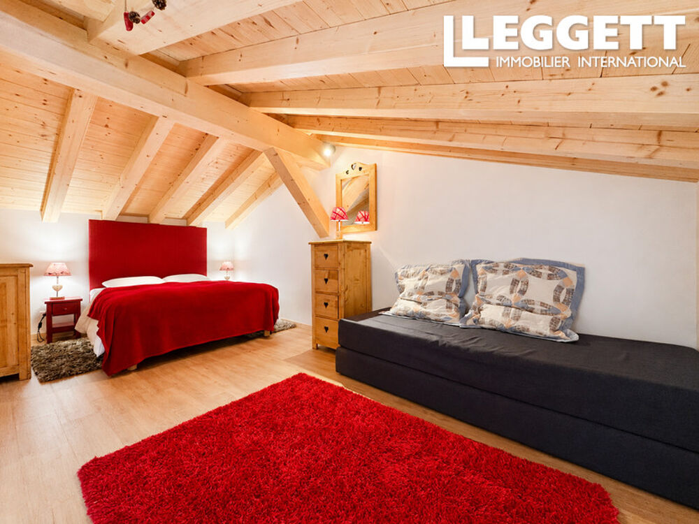 Vente Maison Charmant chalet de 4 chambres (146 m²) avec garage, terrasse, jardin et vue, proche des pistes à Courchevel. Courchevel