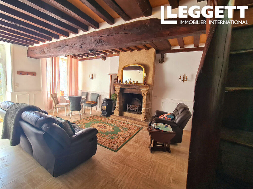 Vente Maison Maison de maître avec B&B, gîte, magasin, dépendances et jardin de 2 000 m² au c?ur de Passais.<br /> Passais villages