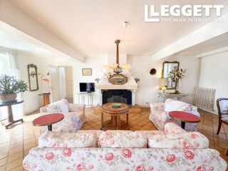 Vente Maison Propriété de caractère avec 5 chambres, gîte, piscine, 1,8 ha et vue panoramique près de Carcassonne Rouffiac-d'aude