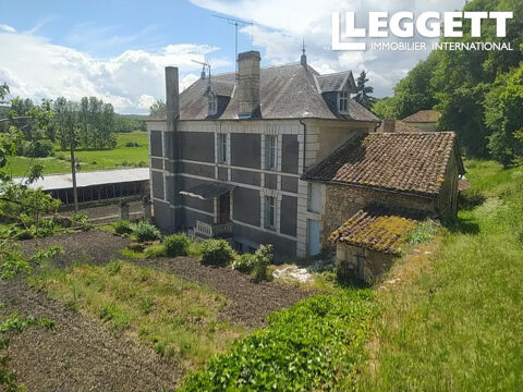 Ferme traditionnelle en pierre avec granges, d&eacute;pendances, deux jardins de bonne taille, arbres fruitiers 180000 24340 Mareuil en p�rigord