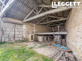 Vente Maison Ancienne ferme viticole à rénover comprenant maison d'habitation plus nombreuses dépendances Champmillon
