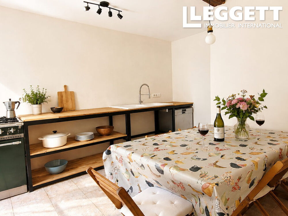 Vente Maison Ferme de caractère avec atelier d?artiste, dépendances et jardins, à 10 min d?une gare avec ligne vers Paris Savigny-en-sancerre