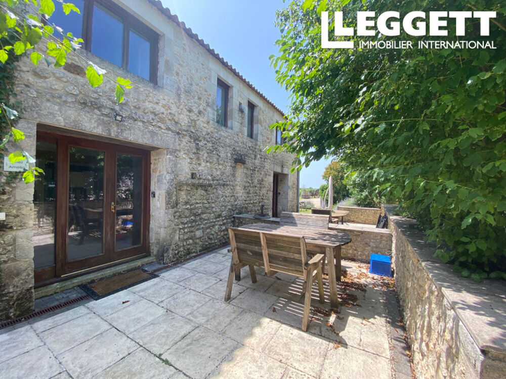 Vente Maison Un charmant trio de maisons de caractère offrant un potentiel exceptionnel pour la création d'un gîte Chevanceaux