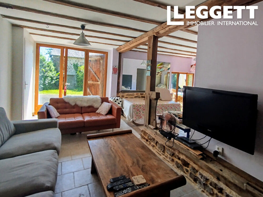 Vente Maison Vue panoramique sur la vallée ? Authentique maison de caractère avec dépendances et terrain de 1,12 ha<br /> Barenton