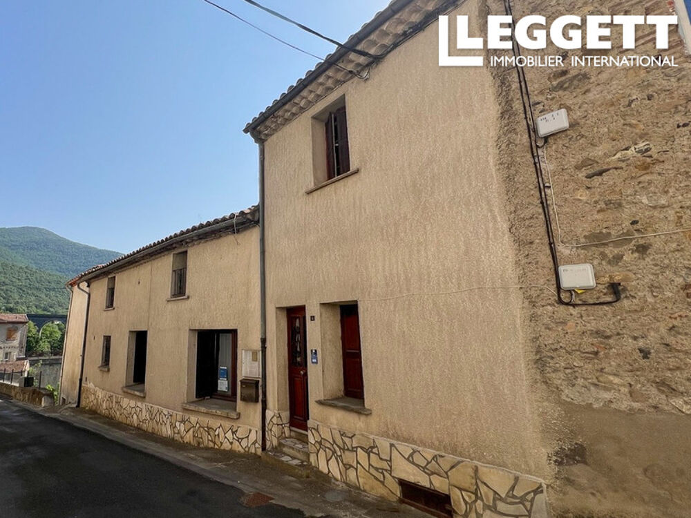 Propriété au bord de la rivière, maison de 6 chambres avec cuisine, bureau, et salon/salle à manger, 2 SDB.