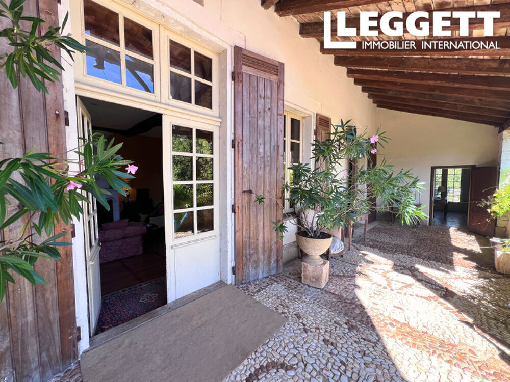 Une gentilhommière historique avec gîtes, piscine et tennis, 6 ha, aux portes de Brantôme