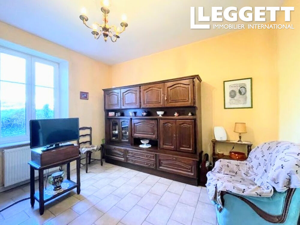 Vente Maison Charmante maison de 3 chambres avec piscine, grange, gîte à rénover et 15169m² de terrain. La croisille-sur-briance