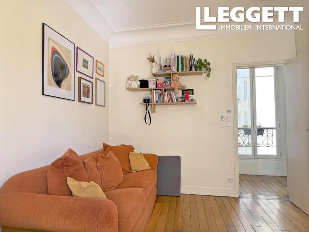 Vente Appartement PARIS 10e Rue Martel,  appart lumineux, 2P (T2) + cuisine, 34,35 M2, jolie cour pavée, 3e étage, immeuble 1880 Paris 10