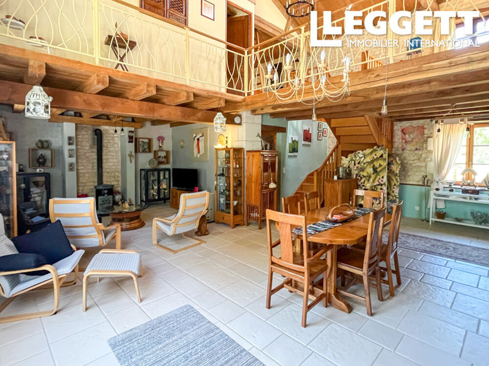 Magnifique propriété avec maison principale et 4 gîtes ? proche de Ruffec