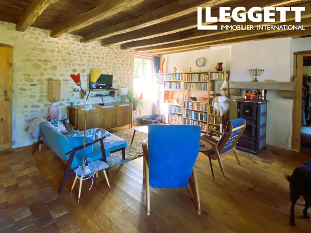 Vente Maison Maison traditionnelle avec grange attenante, gîte, dépendances, mobil-home, jardins et puits dans le Cher Reigny
