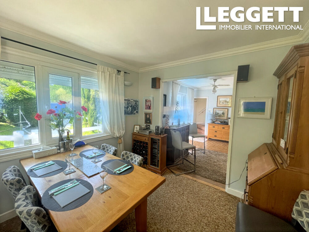 Vente Maison Superbe propriété de 5 chambres, située sur un terrain magnifiquement entretenu de 11 450m². Coadout