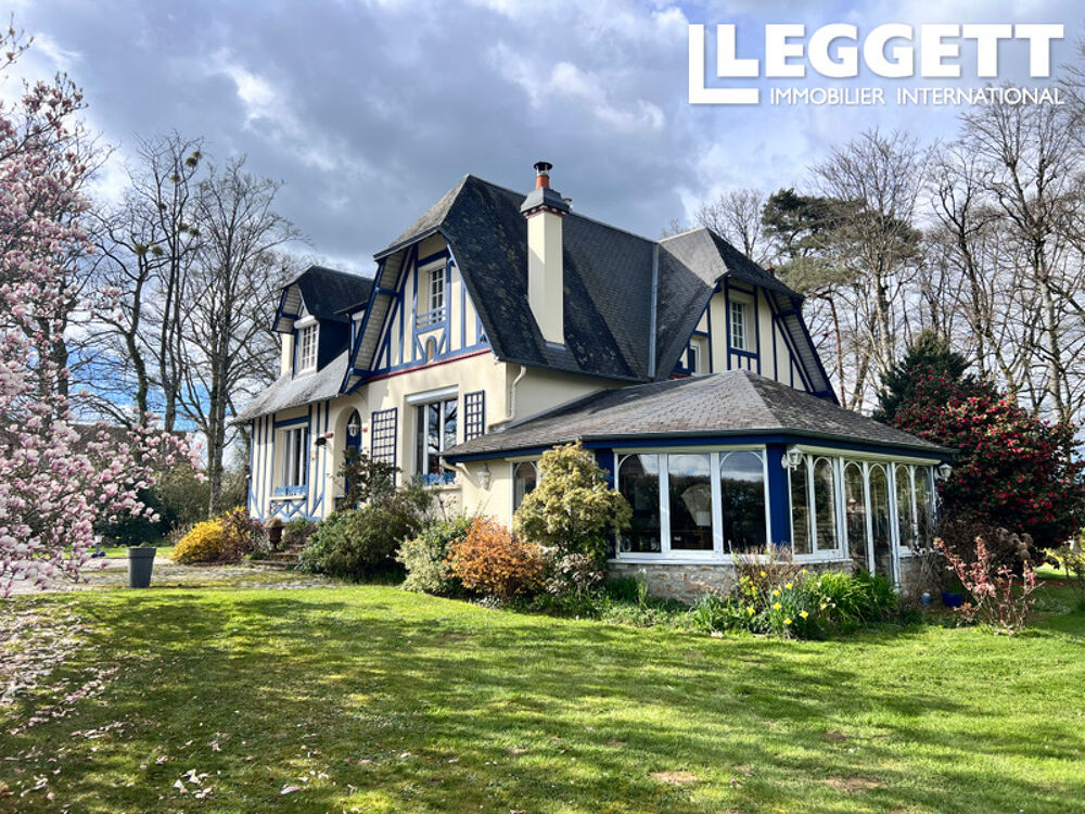 Une élégante propriété de 4/5 chambres avec jardin, située à quelques pas du centre de Bagnoles-de-L'Orne.