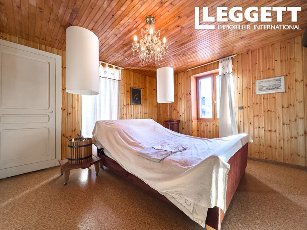 Vente Maison Superbe potentiel : maison de 3 chambres avec terrasse, garage et combles � am�nager � St Jean (3 Vall�es) Les belleville