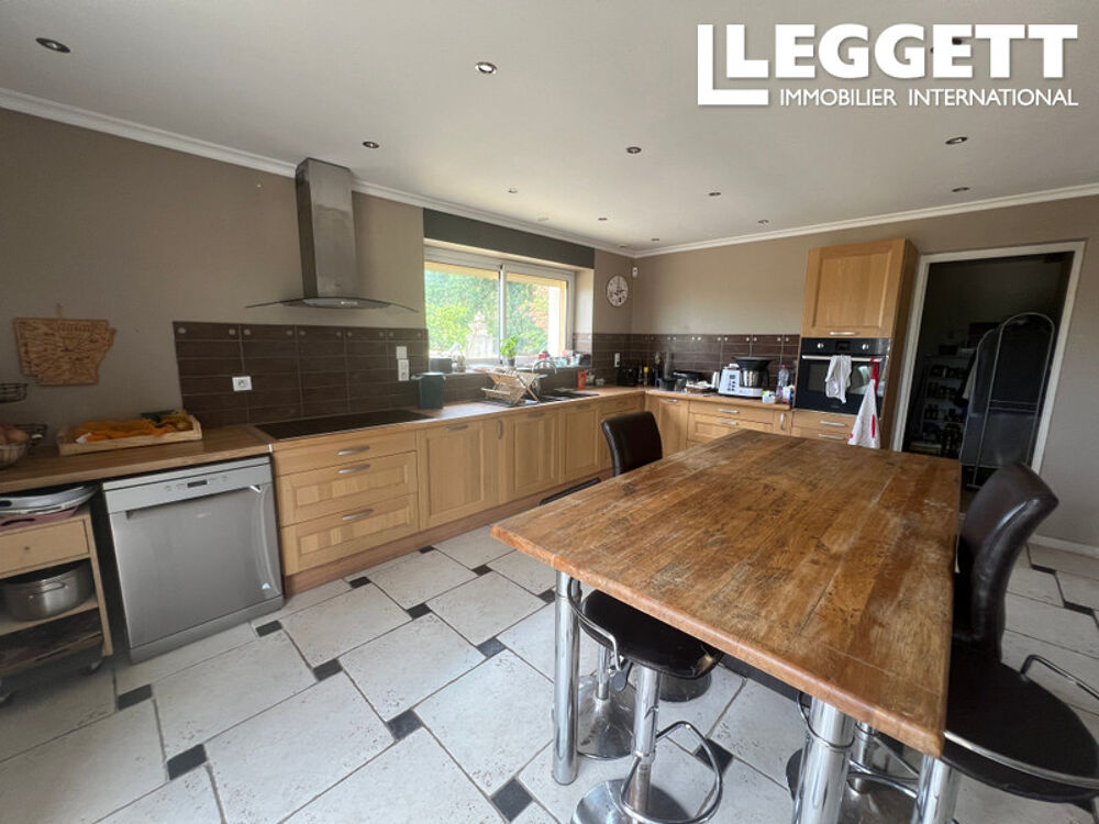 Vente Maison Grande maison charentaise avec maison d'amis, jardin clos, parking et piscine, à  10 minutes des plages. Nieulle-sur-seudre