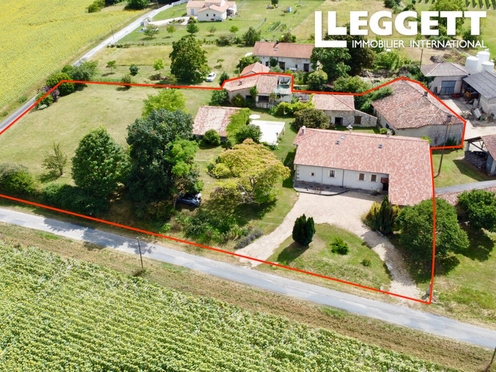 Vente Maison Une maison familiale de quatre chambres avec piscine moderne, grange et dépendances. Magnifiques vues. Chillac