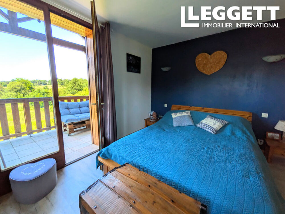 Vente Maison Maison de campagne isolée avec 3 chambres, grange, panneaux solaires et vue dégagée près de Meuzac Meuzac