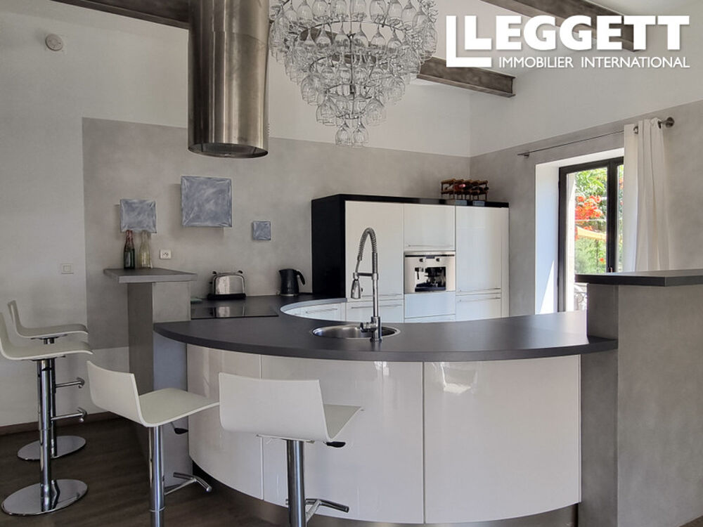 Vente Maison Élégante maison de village en pierres rénovée avec piscine, cour intime au c?ur de Villemagne l'Argentière Villemagne-l'argentiÈre