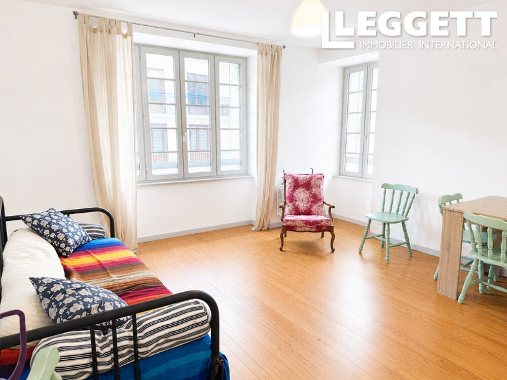 Vente Appartement Bagnères de Luchon. Ce spacieux appt T2 meublé avec garage et local à skis est une location de vacances ideale BagnÈres-de-luchon