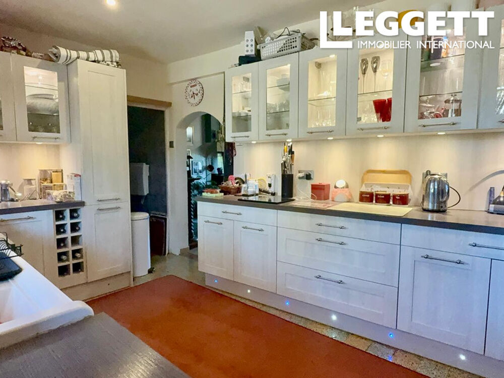 Vente Maison Maison de caractère avec gîte indépendant, granges et 1,14 hectare de terrain Villaines-la-juhel