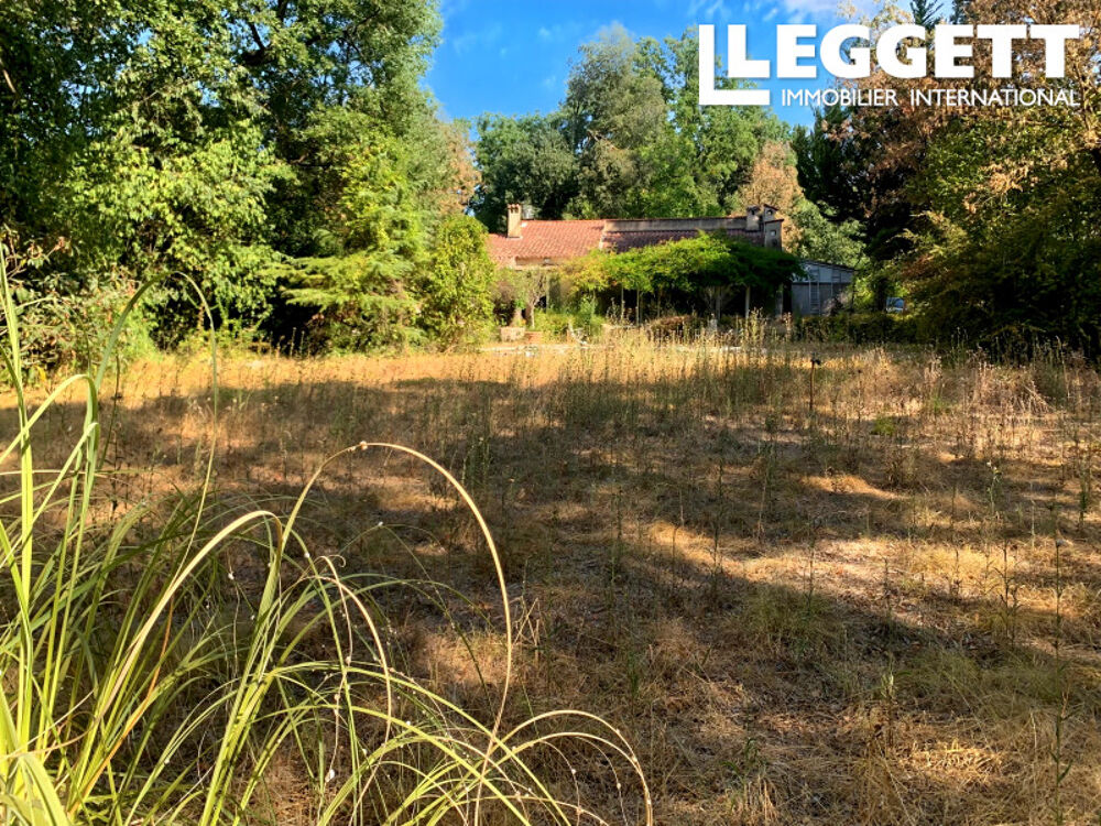 Villa provençale de 132 m2 située sur un terrain paysager de 2740 m2