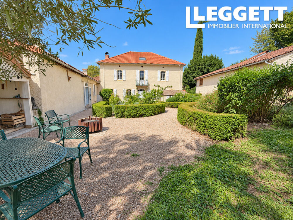 Vente Maison Exceptionnelle maison de maître avec gîte et piscine, parc privé à deux pas du c?ur d?Aspet Aspet