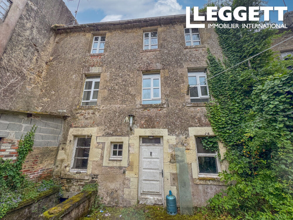 Maison de ville 3 chambres avec cour fermée et fort potentiel d'aménagement