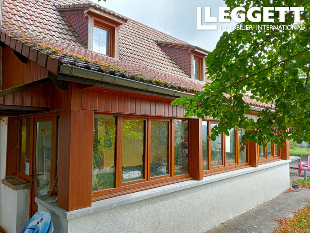 Vente Maison Au calme. Maison moderne, lumineuse et spacieuse. Véranda, terrasse, 2 puits, verger et vue exceptionnelle. Chalvignac