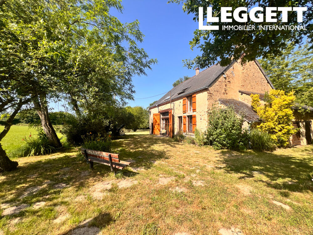 Cadre magnifique pour cette propriété de campagne en pierre très privée, totalement modernisée, avec de belles