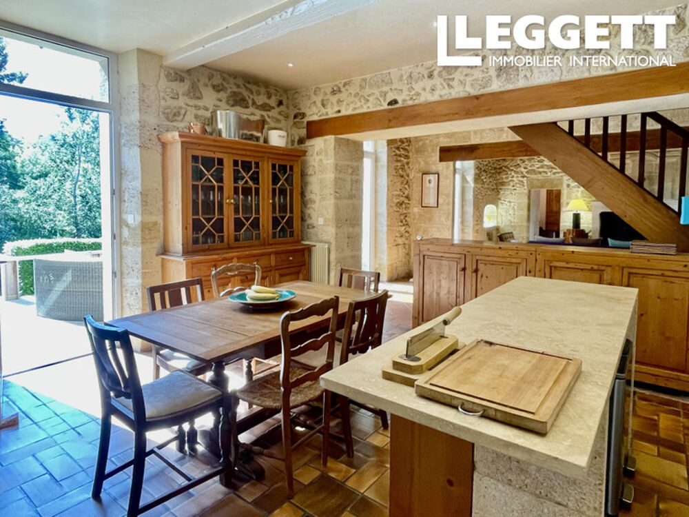 MAISON DE CARACTERE (260 m²-4ch) avec studio, piscine, beau parc 2ha avec étang! Région Saint-Emilion !