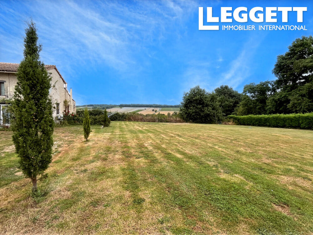 Vente Maison Charmante ferme de caractère de 8 chambres avec un grand potentiel de gîte, des jardins privés et une piscine Pommiers-moulons