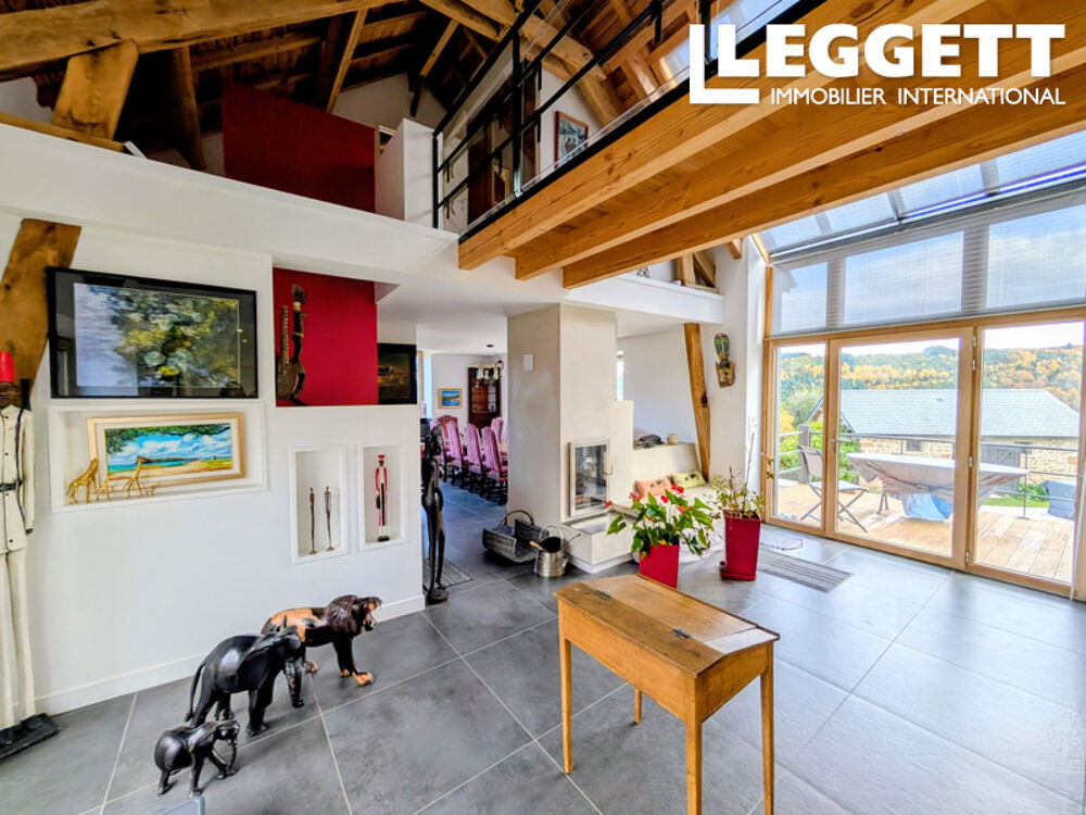 Vente Maison Une propriété vraiment exceptionnelle, rénovée avec le plus grand soin, dotée d'une piscine et une belle vue! Gioux