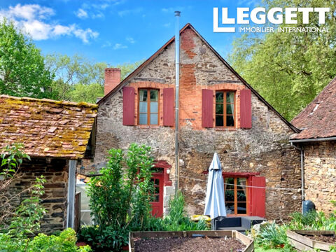   Maison de village 188m2, cuisine, salon, salle � manger, 5 chambres, 5 salles de bain, cave, magasin et jardin Maison - 9 pi�ce(s) - 188 m�