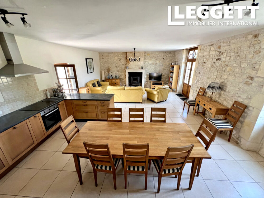 Belle maison en pierre de 4 chambres & piscine, située dans un hameau paisible près de Saint-Germain-du-Seudre