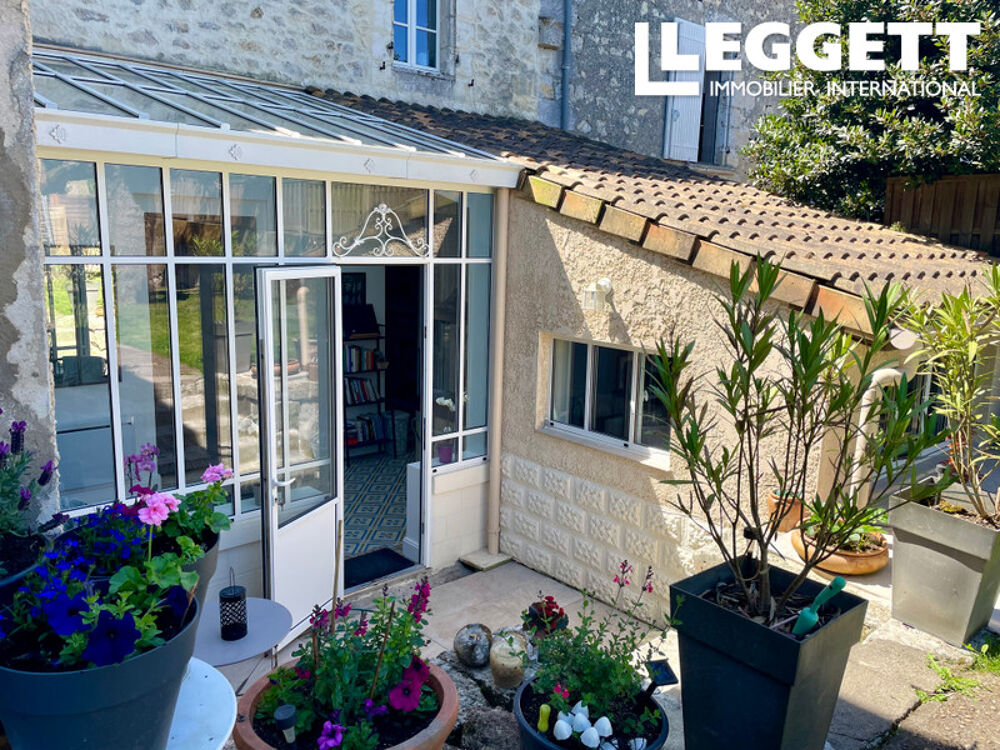Vente Maison Magnifique maison en pierre entièrement rénovée avec 4/5 chambres et jardin au coeur de Fronsac Fronsac