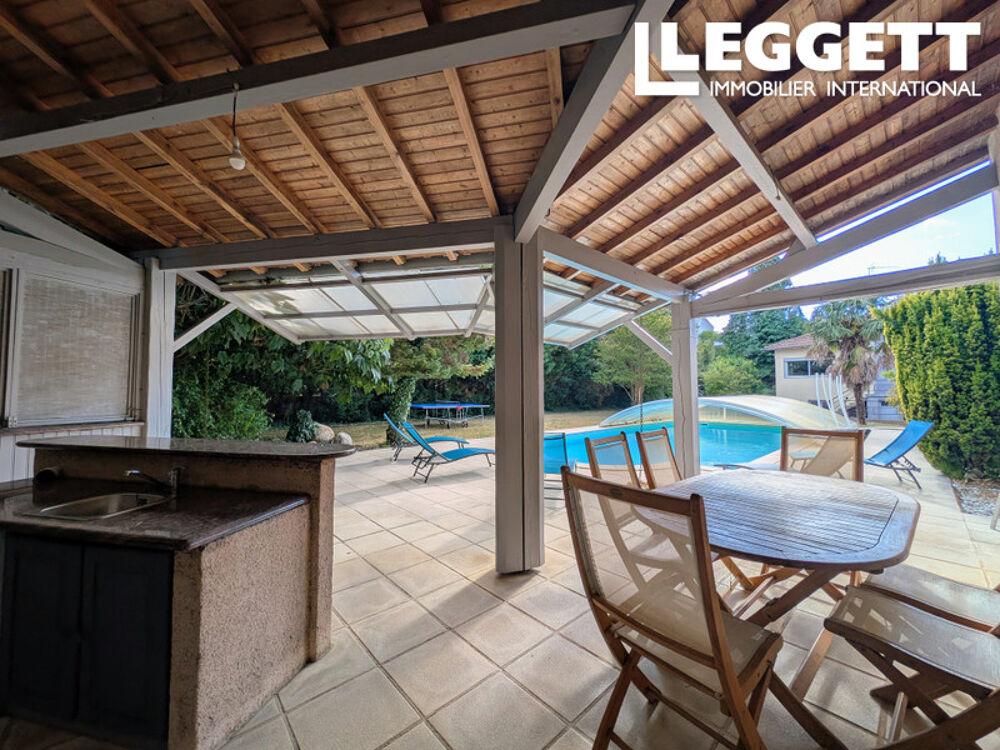 Vente Maison TARN:Aussillon,superbe propriété avec maison et logement annexe rénovation haut de gamme , piscine et jardin . Aussillon