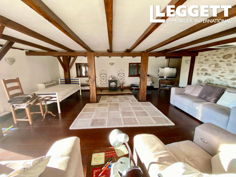 Vente Maison Maison de caractère, de 5 pièces avec grange/hangar et beau terrain avec belles vues Les salles-lavauguyon