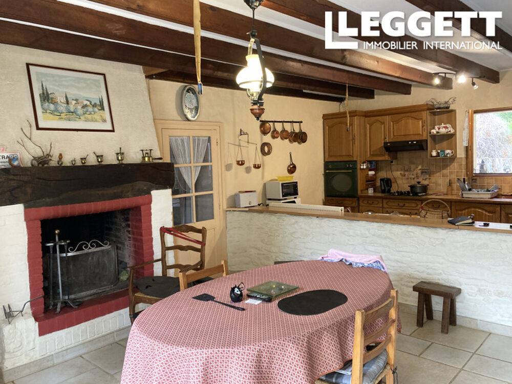 Charmante maison de campagne avec 3 chambres, studio avec 1 chambre, grange et un grand jardin.