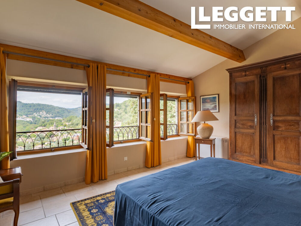 à vendre  Propriété/château Ucel (07200)