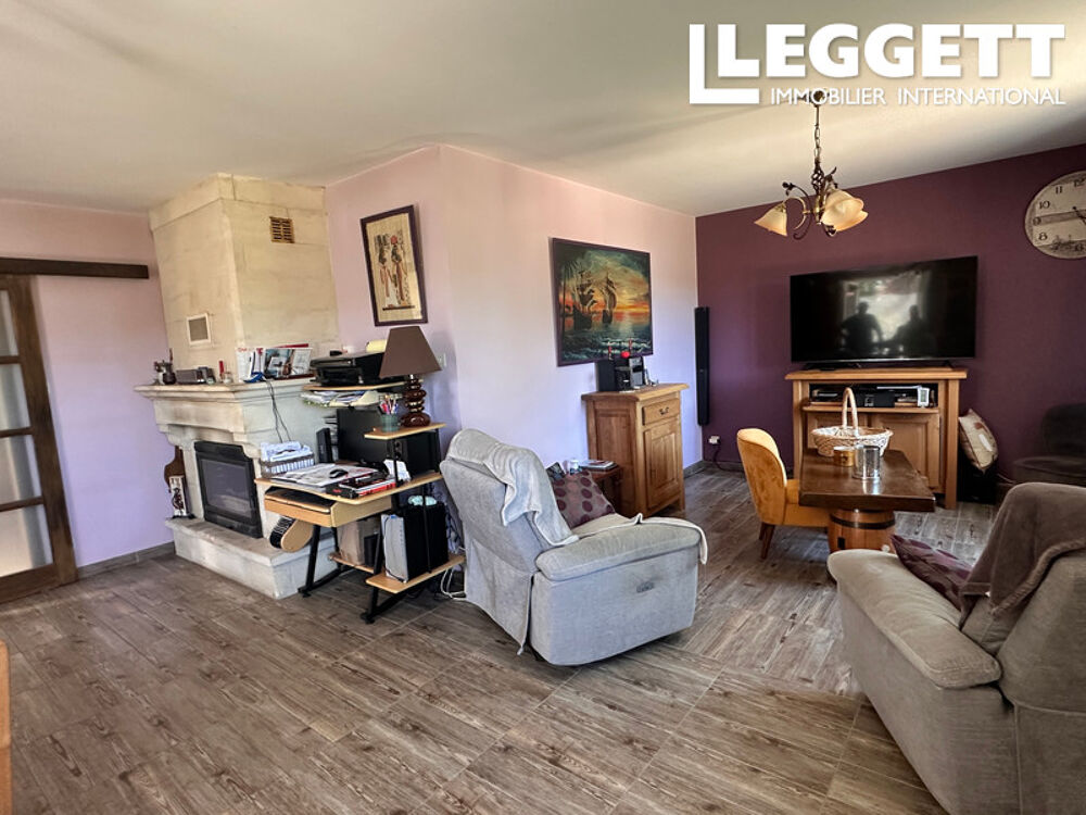 Vente Maison Charmante maison de plain-pied de trois chambres avec un sous-sol spacieux et un garage, nichée au calme.<br /><br /> RibÉrac