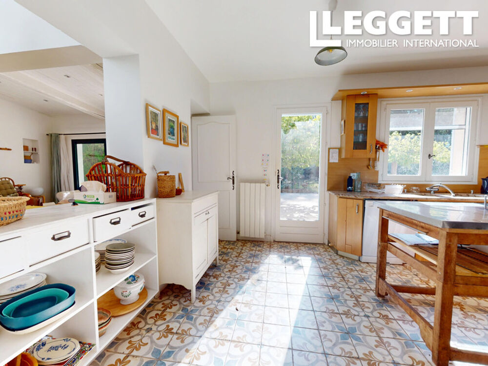 Vente Maison Villa de trois chambres avec studio piscine et terrain. Pignans