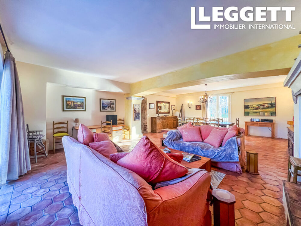 Vente Maison Le Luc en Provence, Belle bastide de 5 chambres, 8 pièces, piscine, garage, puits sur un terrain de 12 132 m² Le luc