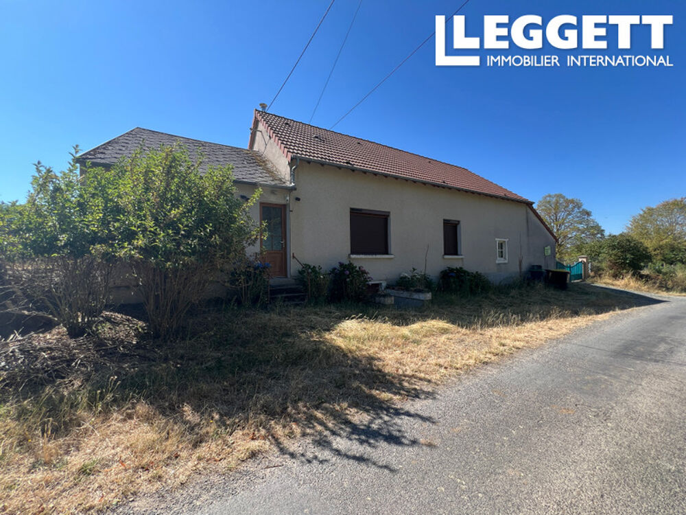 Vente Maison Propriété rurale avec maison de 2 chambres à moderniser, équipée de double vitrage neuf, de panneaux solaires Saint-priest-la-marche