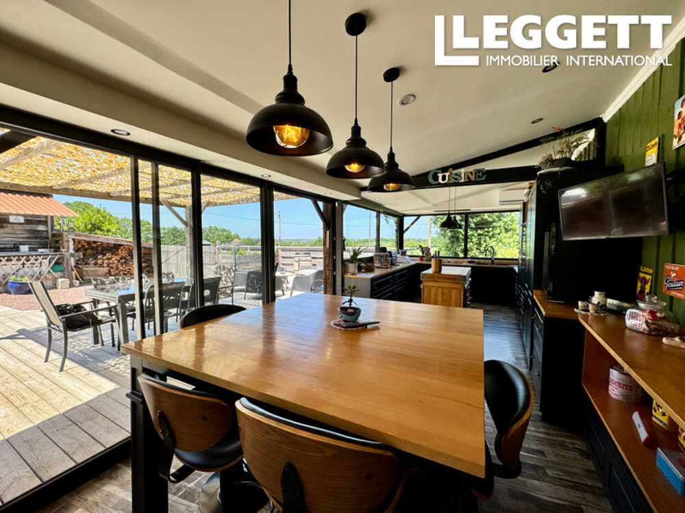 Vente Maison Superbe propriété rénovée avec gîtes, piscine chauffée et vue panoramique campagne. BaugÉ-en-anjou