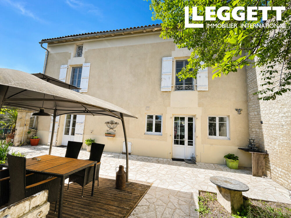 Maison 11 pièces 240 m² · à Rouillac · 240 m² · 360 000 €
